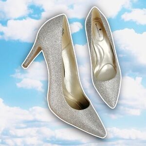BNIB BANDOLINO Fairbury Metallic Pointed Toe Pumps Gold Prom Formal Wedding